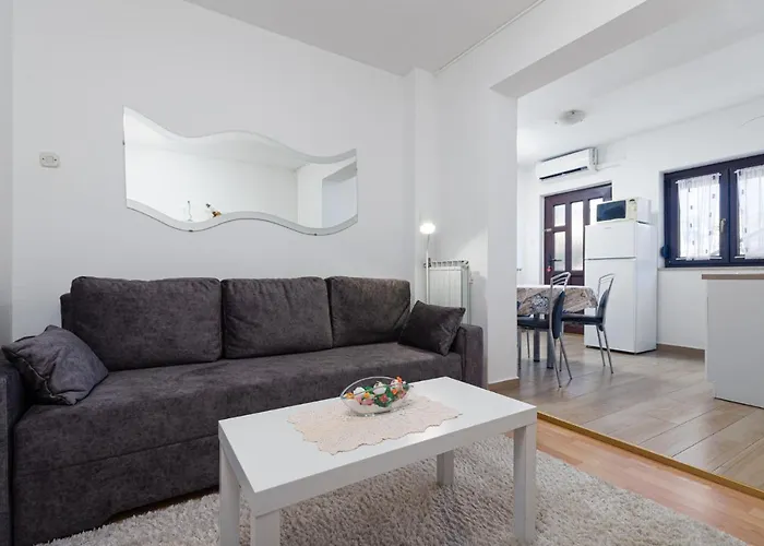 아파트 Lena 포레치